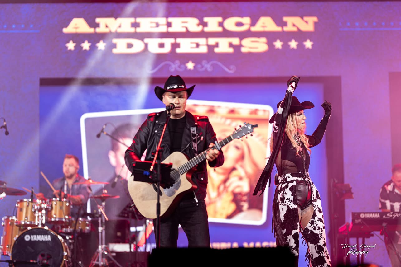 Duet American Duets na scenie Pikniku Country
