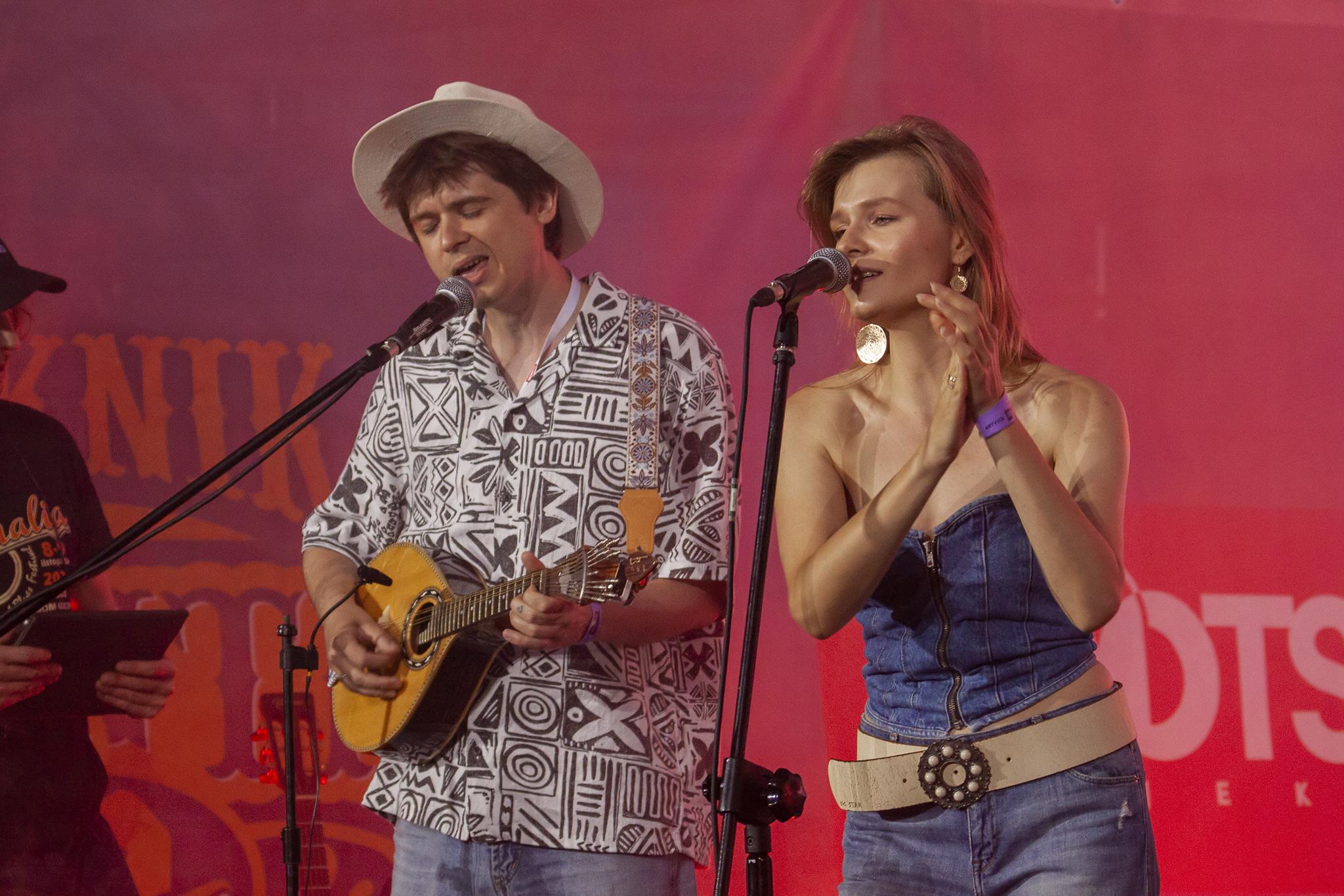 Duet wokalny podczas Pikniku Country